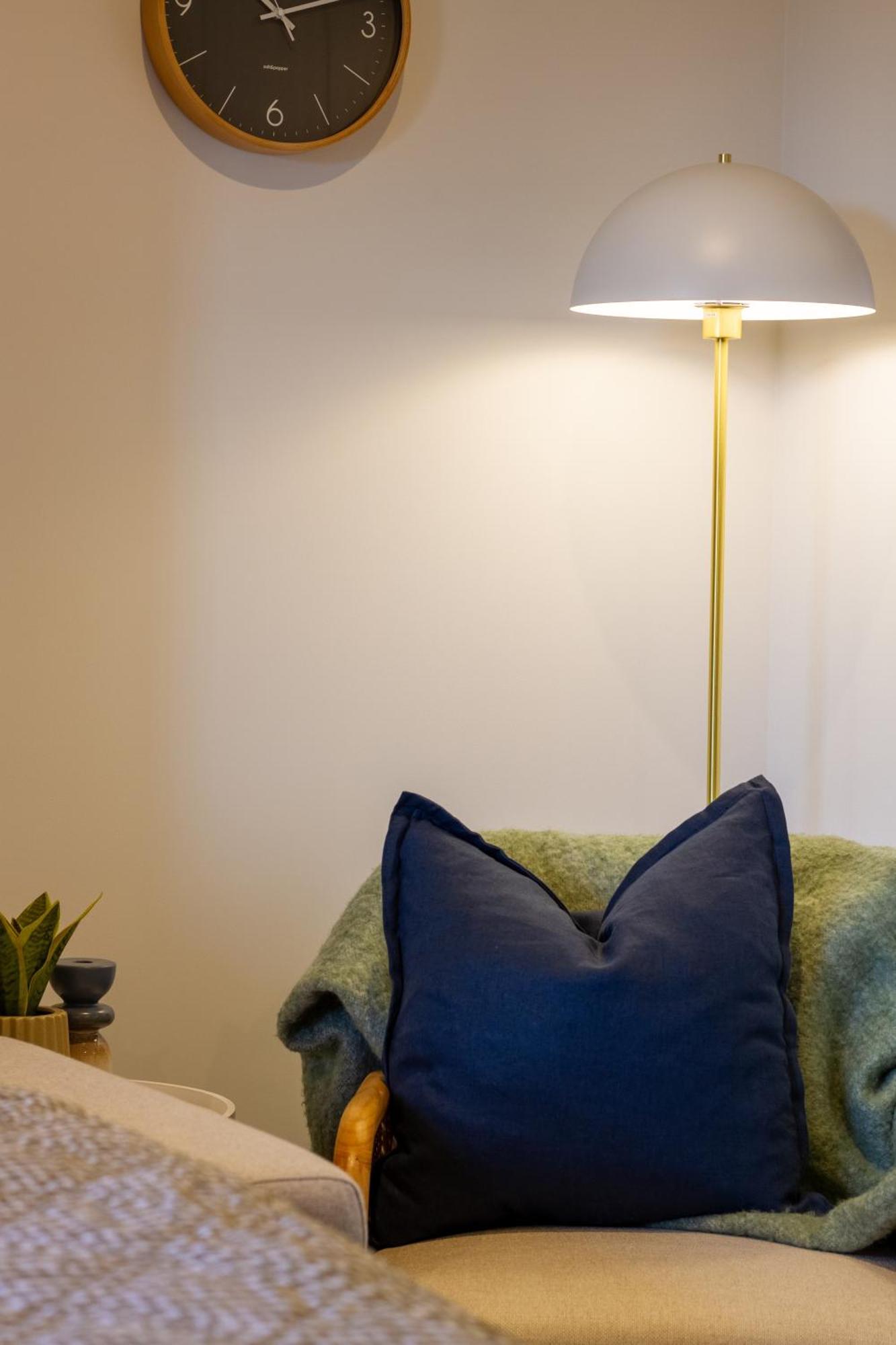 Downtown Comfort: Modern Studio With Backyard Christchurch Luaran gambar