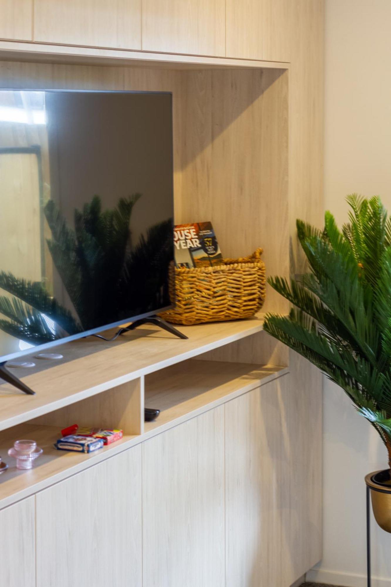 Downtown Comfort: Modern Studio With Backyard Christchurch Luaran gambar