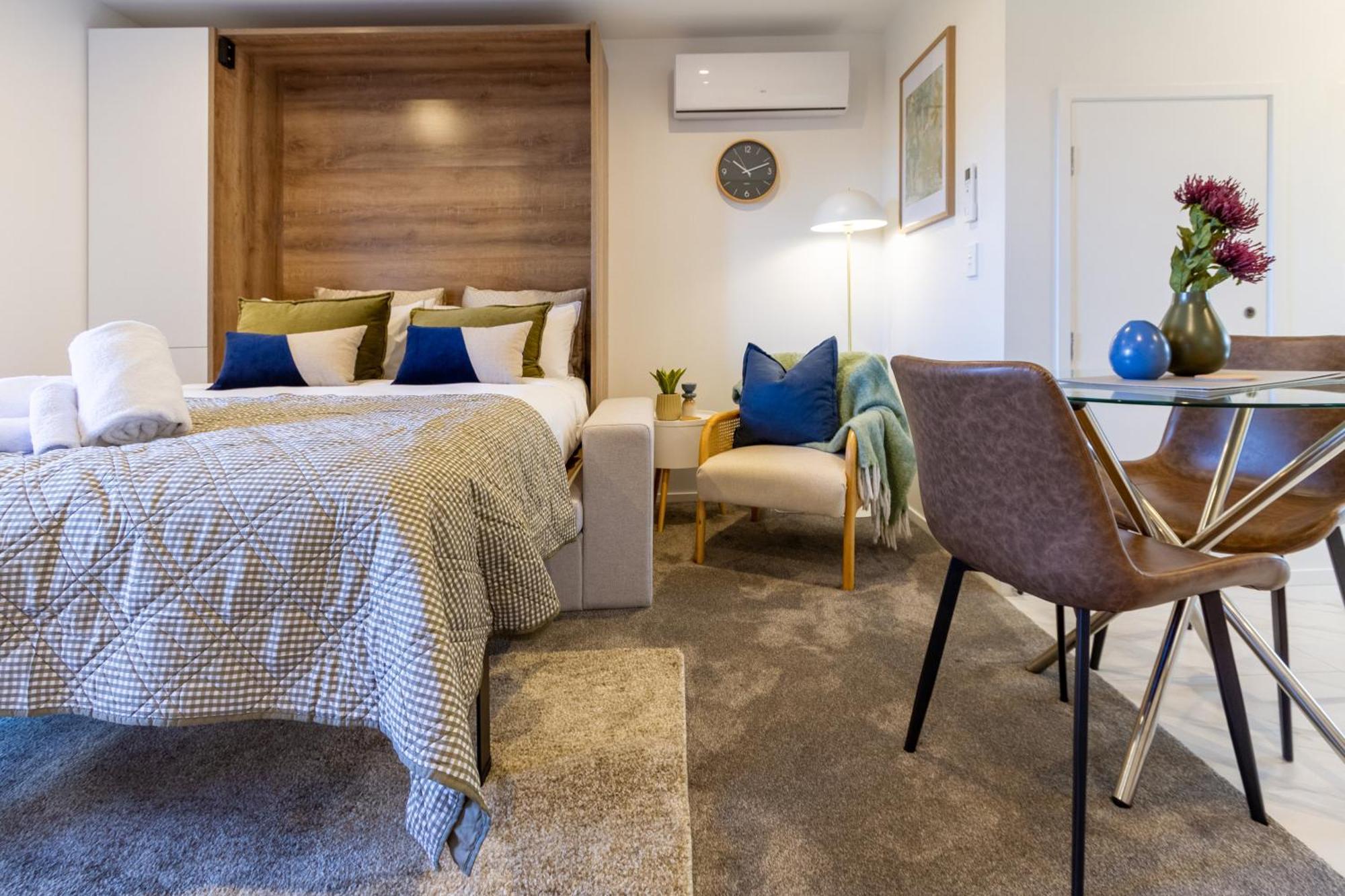 Downtown Comfort: Modern Studio With Backyard Christchurch Luaran gambar