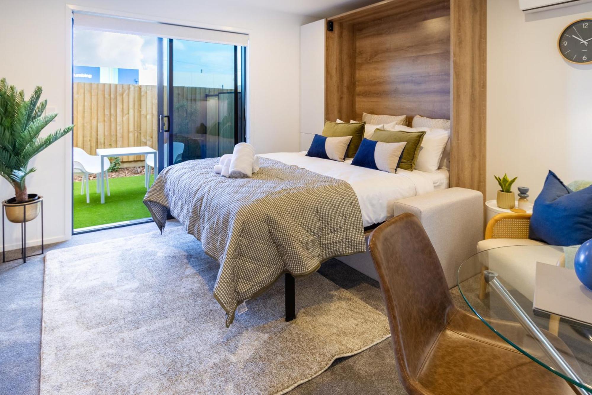 Downtown Comfort: Modern Studio With Backyard Christchurch Luaran gambar